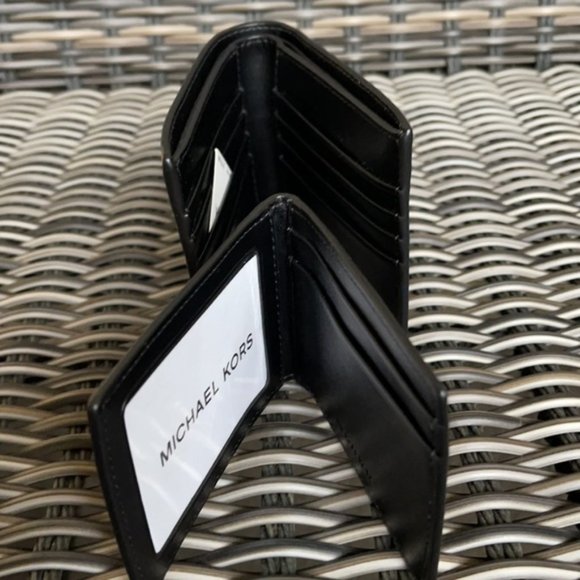 Michael Kors Men`s Cooper Pebbled Leather Billfold Wallet With Passcase - Picture 11 of 16